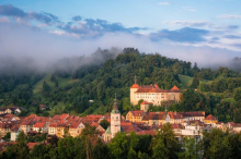 Združenje zgodovinskih mest Slovenije s predavanji oživlja škofjeloški Rotovž