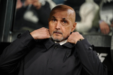Empörung in sozialen Medien: Juventus-Trainer Spalletti küsste TV-Moderatorin auf Schulter