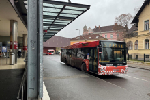 Wartezeiten für Kinder: „Neue Busfahrzeiten offenbar nicht mit Schule abgestimmt“