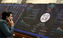 Dolar oštro pao, pale i cijene nafte, no na azijskim burzama situacija je drugačija