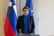 Bratušek: Kdor pravi, da je 1000 evrov minimalne plače preveč, naj poskusi s tem preživeti mesec