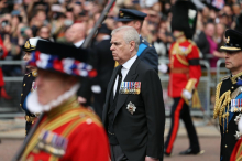 Strokovnjak za britanski dvor: Ravnanje Andrewa Mountbattna - Windsorja je nesporno grozljivo