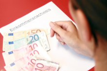 Zulage nur für Männer? Frau wurde jahrelang schlechter bezahlt