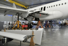 Odločitev kranjskega sodišča začasno ustavila Easyjetov prevzem Adria Tehnike