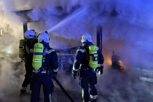 Hoher Schaden bei Brand in Klagenfurt: Harley und Autos zerstört