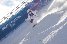 Olympische Winterspiele: Avital Carroll beendet Buckelpisten-Bewerb als Siebente