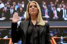 Ameriški kongresniki obtožili Pam Bondi skrivanja imen iz dosjejev Jeffreyja Epsteina
