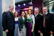 75. Bauernbundball: Einzug mit Fünf Schrauben in der Schulter