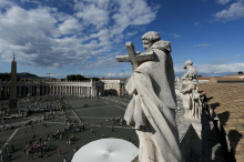 Vatikan poziva Bratovščino svetega Pija X., naj umakne grožnjo o posvetitvah škofov