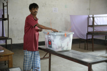 V Bangladešu potekajo parlamentarne volitve, prve po vstaji leta 2024