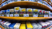 Sigarette, scatta il nuovo aumento per pacchetti e tabacco: Winston a 5,80. I nuovi prezzi