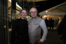 Bauernbundball : Erste Gäste lange vor Einlass vor Ort: „Der frühe Vogel fängt den Wurm“