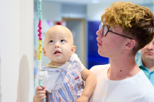 Leukämie bei Kindern: Warum Blutkrebs heute in fast allen Fällen heilbar ist