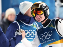 Domen Prevc z zlatom dvignil številke: koliko dobijo za olimpijske medalje