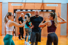 Gewalt und Übergriffe: Selbstverteidigung für Frauen boomt: „Da schämt man sich als Mann schon sehr“