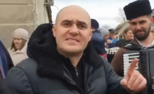 PEVANJE USTAŠKE PESME O PAVELIĆU HRVATIMA NIJE PROBLEM NITI SKANDAL Zanima ih samo da li će opstati vlada: Ustaštvo je tamo, izgleda, postalo normalna stvar