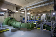 Wie ein Rohöllaufkraftwerk Strom für 4000 Haushalte erzeugt