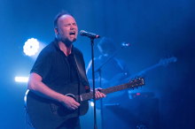 Steiermark-Premiere in Leoben: Thomas Stipsits zelebriert mit seiner Band den Austropop