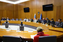 Odbor za pravosodje ob odsotnosti opozicije obsodil Webrov poziv