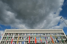 Obljuba, da reorganizacija ministrstev ne bo prinesla dodatnega zaposlovanja, se ni uresničila