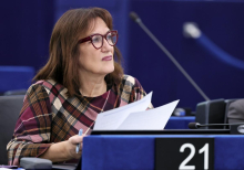 Komisarka Šuica pod kritikami zaradi udeležbe na kongresu Odbora za mir