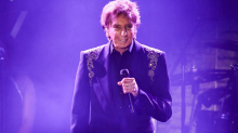 Erkrankung: Barry Manilow verschiebt nach Krebs-OP weitere Konzerte