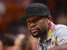 Floyd Mayweather napovedal vrnitev v profesionalni boks