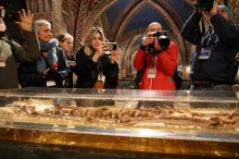 V Assisiju javnosti prvič na ogled posmrtni ostanki sv. Frančiška Asiškega