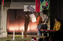 Velika zmagovalka Dnevov komedije je predstava Usje se je dalu. Prepričala je žirijo in občinstvo.