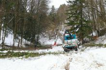 Težave na omrežju še vedno na območju Šentilja in Haloz, nevarnost lomljenja vej ostaja