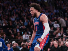 V Detroitu bo napeto, prihajajo vroči Teksašani