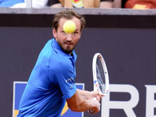 Drugi in tretji nosilec Dubaja zanesljivo napredovala