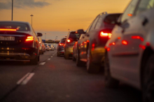 STANJE NA PUTEVIMA I GRANICAMA TOKOM VEČERI: Automobil prolaze bez zadržavanja, kamioni čekaju od sat do pet sati