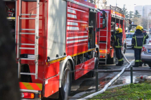 POŽAR U OSNOVNOJ ŠKOLI NA BANJICI: Deca odmah evakuisana, dim krenuo iz toaleta