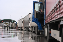 OGLASIO SE AMSS: Višesatna zadržavanja za teretnjake na izlazu iz zemlje, evo gde se najduže čeka