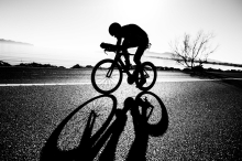 Rennradfahrer übersehen: 66-Jähriger nach Kollision schwer verletzt