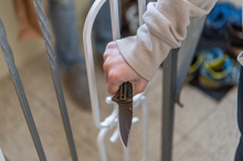 Sorgerechtsstreit eskalierte: Angeklagter behauptete, mit Messer bedroht worden zu sein