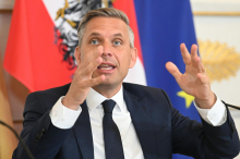 Hattmannsdorfer : „Fan der härteren Gangart“: EU-Wirtschaftsminister beraten zu US-Zöllen 