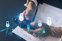 Fälle haben sich verdoppelt: Behörde warnt: Finanzbetrug über soziale Netzwerke legt stark zu