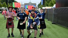 Ausnahme: Schottische Fans dürfen mit traditionellen Bauchtaschen in WM-Stadien