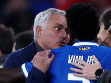 Mourinho ne sme niti v slačilnico, Uefa izbrala Slovenca