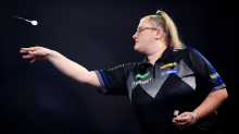 Kunststück in Leicester: 22-jährige Beau Greaves schreibt Darts-Geschichte