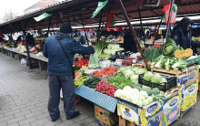 Jaje 30 dinara, batak 500, a domaći kajmak jeftiniji od industrijskog: Ovo je istina o cenama hrane u marketima i na pijacama u Srbiji