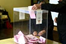 PREDIZBORNA SCENA U DEVET OPŠTINA: Vlast deluje, opozicija kritikuje, građani odlučuju – najava za parlamentarne izbore?