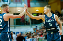 Slovenci z izjemno predstavo v drugem polčasu gladko odpravili Čehe