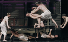 Ibsenov Sovražnik ljudstva v Ivančićevi priredbi premierno v SNG-ju Drama Ljubljana