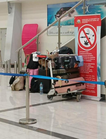 NOVI DAN, ISTI HAOS Srbi i dalje zaglavljeni na Zanzibaru - 17 putnika bez odgovora, među njima i Mitrovčanka Aleksandra! Ko je kriv i šta putnici mogu da traže