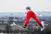 Skispringen: Heimsieg! Lisa Eder triumphiert in Hinzenbach