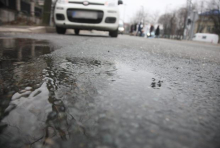 Vozači, pažnja! AMSS upozorava na opasnost od jutarnjeg mraza i poledice