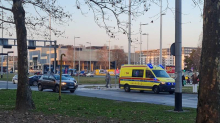 FOTO Krš i lom u Zagrebu: Sudar dva auta, dvoje ljudi u bolnici